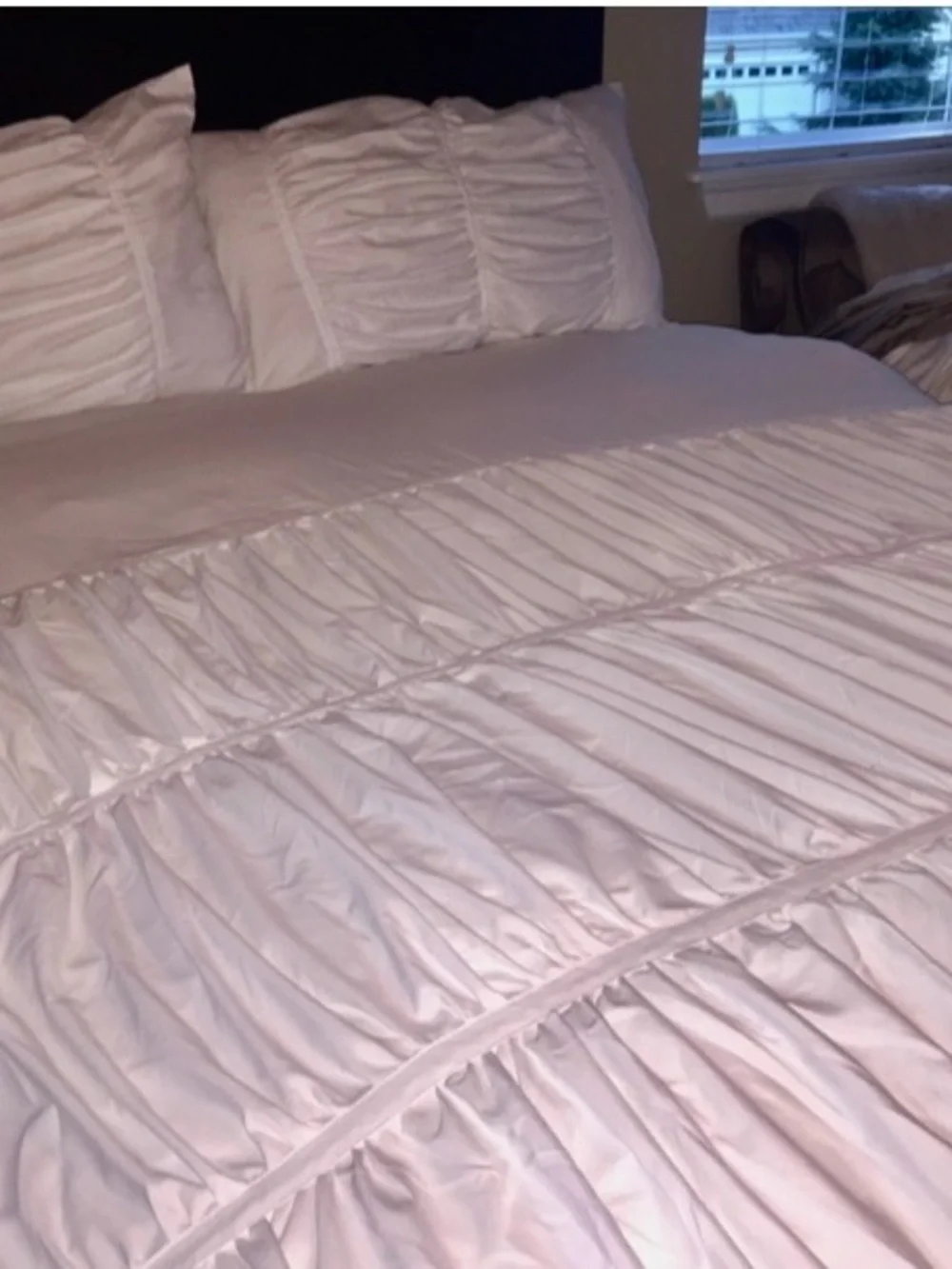 LN Queen Sz White Ruched Duvet Comforter Set - Classic Home Bedding